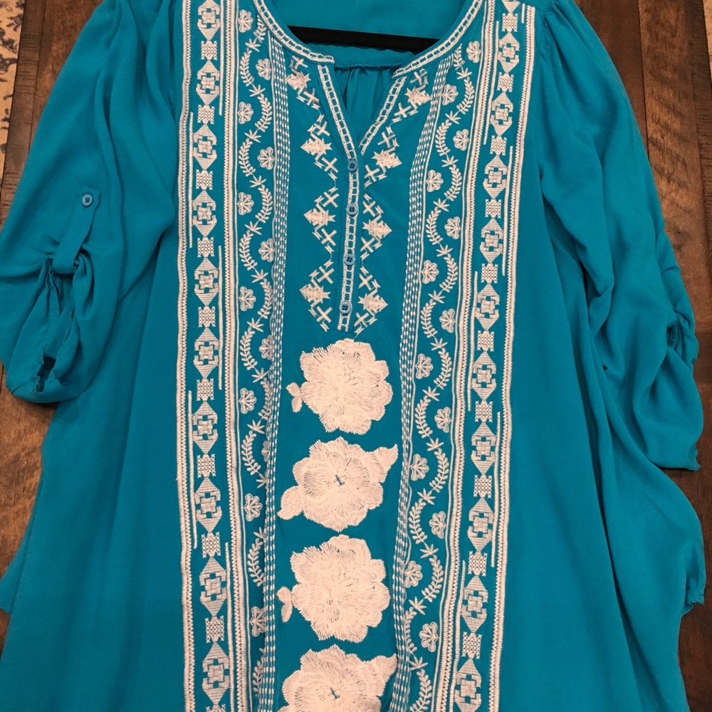 Andree by Unit Embroidered Teal Turquoise Size Small Blouse Adjustable Sleeves